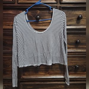 Hollister long sleeve cropped tee